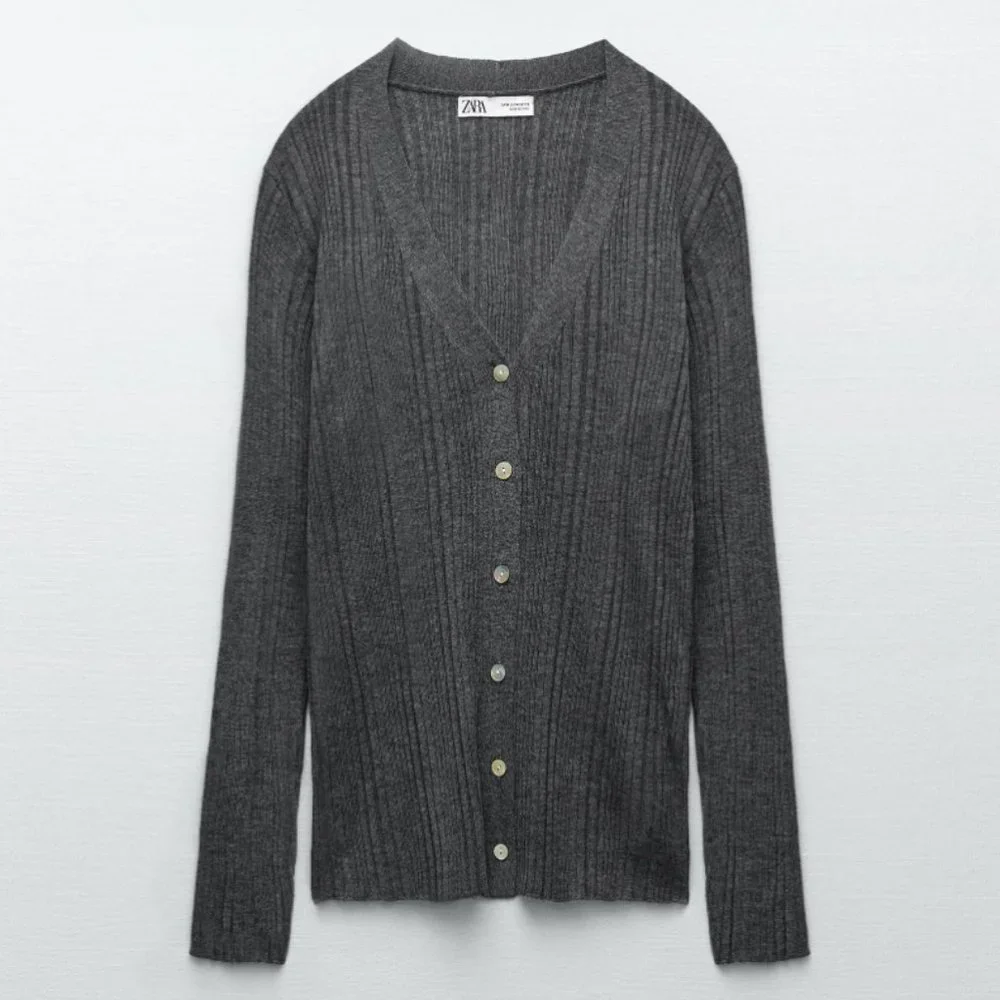 ZARA GRAY EXTRA FINE RIB KNIT BUTTON DOWN CARDIGAN